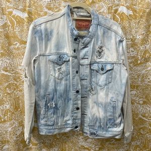 Denim Levi jacket (bleached)